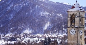 Pragelato, gruppo di sciatori dispersi in un fuoripista. Un morto