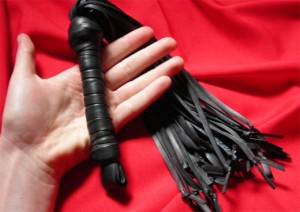 Rischia 14 anni il professore di Costigliole Saluzzo con la passione dei video sado maso