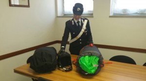 Il  paracadute sequestrato dai carabinieri