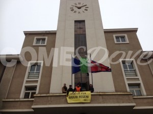striscione regeni