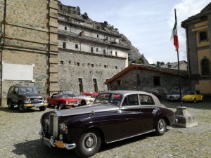 FOTO | Nel Forte di Fenestrelle raduno d’auto storiche