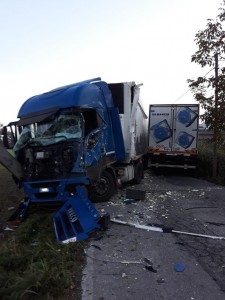 scontro fra due camion