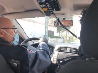 VIDEO | Aumentano i controlli per chi esce, le pattuglie della polizia locale di Pinerolo invitano  a restare a casa