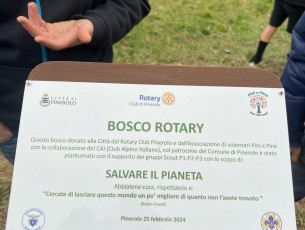 Il Rotary Club di Pinerolo e l’associazione Pini x Pine hanno realizzato una zona alberata ad Abbadia Alpina.