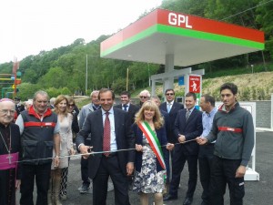 Taglio del nastro_ampliamento_stazione_servizio