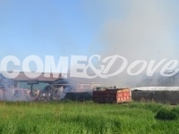 Vigone, incendio in cascina