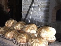 Buona domenica a Viorica che a Pinerolo porta pane e fratellanza