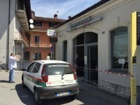 Raid di furti nel Pinerolese, ladri in azione con tute nere e passamontagna