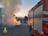 Volvera, auto in fiamme