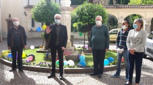 Nella foto di Vita Diocesana il rientro a casa di monsignor Derio Olivero