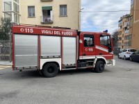 Purtroppo inutile l’intervento dei vigili del fuoco di Pinerolo: l’inquilino era morto