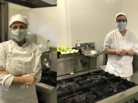 Cambio nella cucina dell’asilo Umberto I: dopo oltre 40 anni è andata in pensione la cuoca Ornella