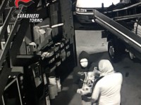 Presa dai carabinieri la banda che rubava sui tir e nei magazzini