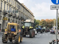 40 Trattori per vie di Pinerolo contro l’inceneritore di Frossasco, prima iniziativa del C.A.A.P.P.