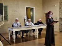 Rosy Zavaglia chiude l'incontro fra il vescovo e il gran maestro massonico