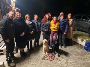 Elisa presenta  quello che sarà il suo cane da allerta medica