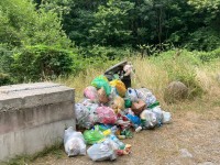 Un segno di inciviltà che si ripete ogni domenica