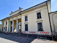 Pinerolo, ancora chiuso il secondo ingresso del cimitero: si devono mettere in sicurezza le anfore