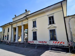 Pinerolo, ancora chiuso il secondo ingresso del cimitero: si devono mettere in sicurezza le anfore
